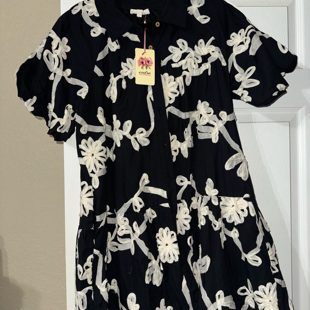 Entro Charcoal and White Floral Blouse